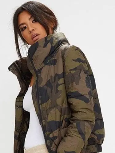 Urban Outfitters Camo Puffer Jacket 