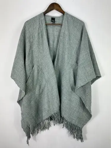 Fraas Gray Fringe Shawl Wrap Poncho Boho Minimalist Cozy Cottagecore Preppy Chic
