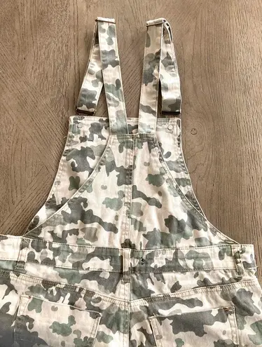 Klique B Like new  camp shorts overalls. Sz S