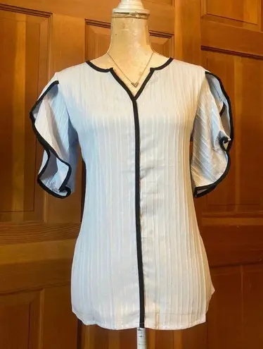 NWT, Lavishly Paris Periwinkle Blue Tee Size M