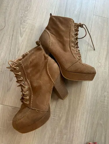 Bold and Beautiful: Platform Heeled Boots for Women Size 10