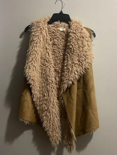 Coco + Jaimeson faux leather/fur suede vest