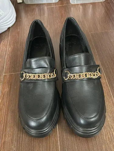 L.E.I  Chain Loafers 