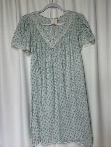Miss Elaine Nightgown Women’s M Blue Floral Short Sleeve Sleepwear Cottagecore Size M