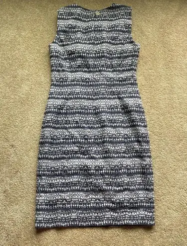 Tommy Hilfiger  Women's Sleeveless Print Sheath Dress Blue Striped Size: 4