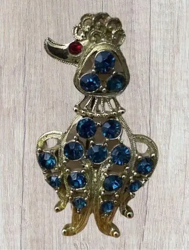 Prissy Poodle Swarovski Crystals Brooch Gold
