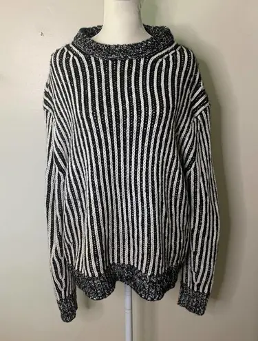Elizabeth and James Black and White Sweater Women's Medium