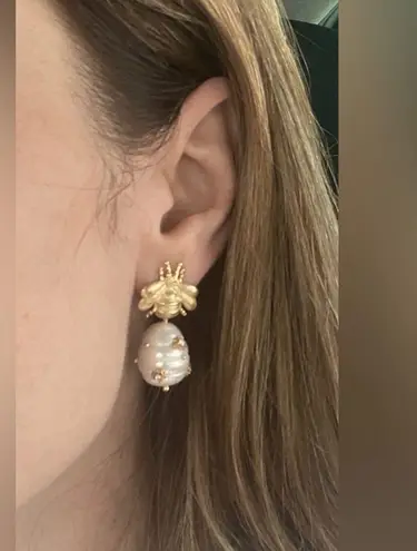 Bee Cultured Pearl Drop Earrings Vintage Bee Pearl Pendant Hypoallergenic Gold