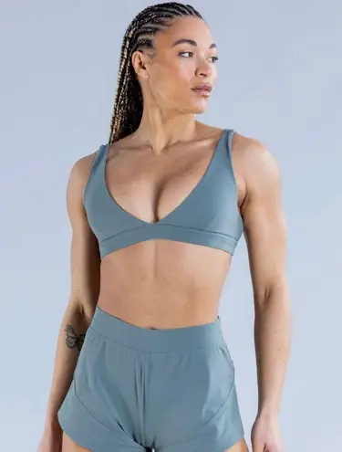 DFYNE sports bra