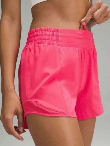 Lululemon NWT  Hotty Hot High-Rise Lined Short 4"