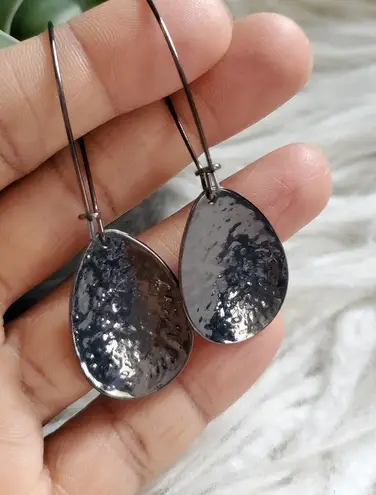 Teardrop Shaped Hammered Metal Dangle Earrings