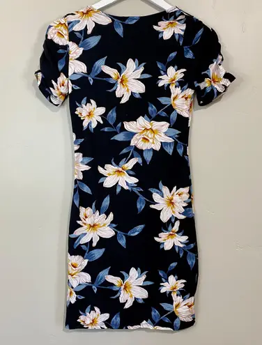 Heart & Hips Women’s Ruched Short Sleeve Floral Mini Dress Black NWOT