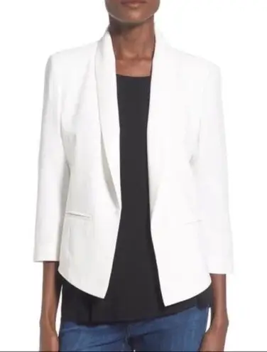 Mural NWT Curvy Hem Blazer in White Size Large