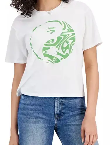 Rebellious One NWT Juniors' Ying Yang Graphic T-Shirt, Large