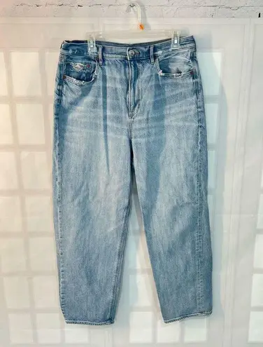 American Eagle  Blue Light Wash Whiskered Cotton Baggy Jeans Size 16 Short