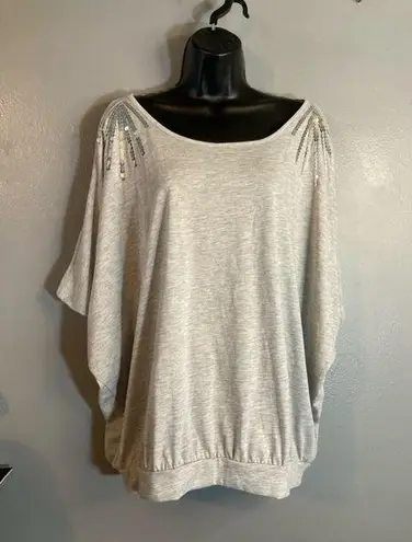 Venus Lascana for  gray open shoulder sequin top