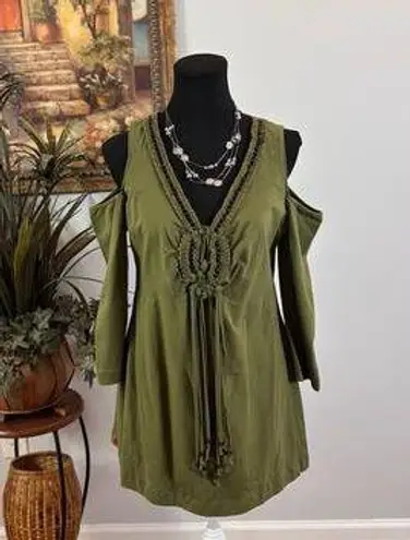 Denim 24/7 Women Top M Pullover Y2K Short Sleeve Elastic Cold Shoulder Embellish Green Size M