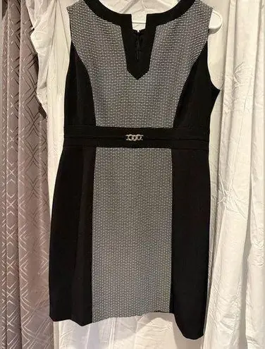 Tahari Gray and Silver Sheath Dress V-neck Sleeveless