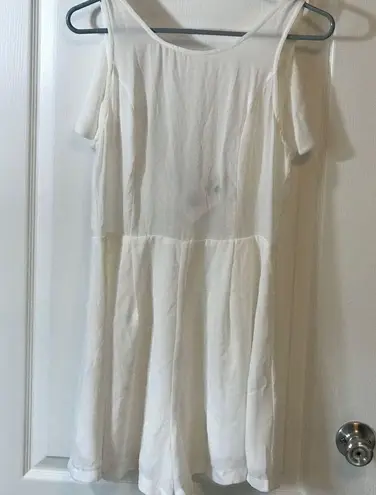 Alythea NWT Peoples nation size medium white rompe