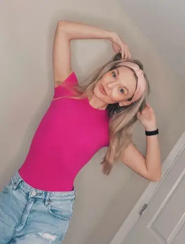 SKIMS LIMITED EDITION!! T-Shirt Bodysuit NWT