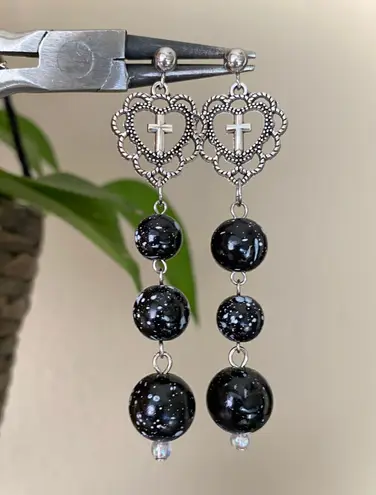 Handmade goth victorian grunge style cute heart cross & round beads unique dangle earrings✨