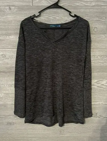 prAna Women’s Long Sleeve Dark Grey V-Neck Top small