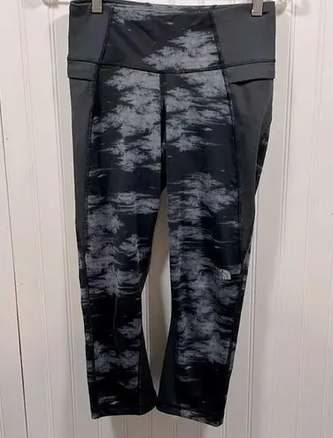 The North Face  flash dry gray and black capri leggings