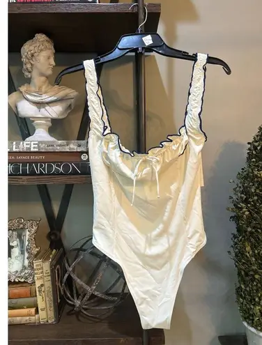 Frankies Bikinis Fawn Ruffle One Piece Swimsuit Honeymoon Phase Womens Size XL White - Image 5