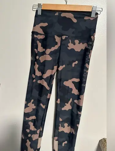 Ryderwear 2 piece set - sports bra and scrunchbum leggings