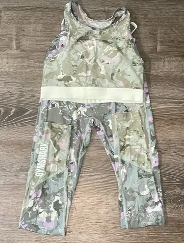 Gymshark  *2 Piece‎ Set* Mesh Layer Top & Leggings Pistachio Ice Cream SZ Medium thumbnail 1