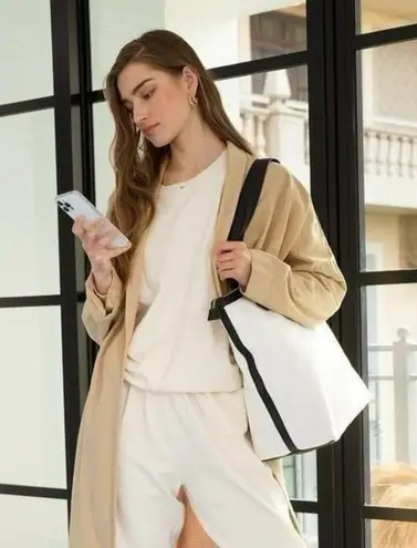 Walter Baker NWT Canvas Tote Weekender Carly Bag