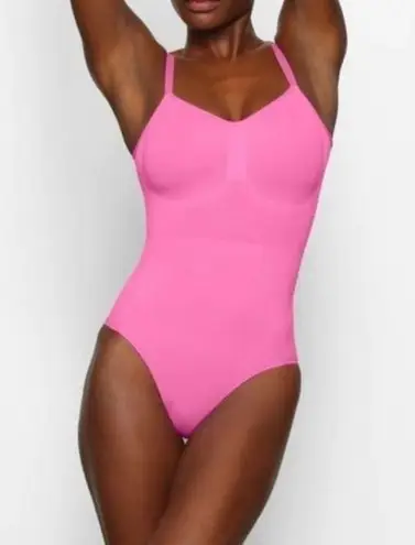 SKIMS - Seamless Sculpt Brief Snap Bodysuit in Neon Orchid L/XL