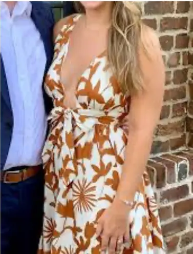 DREAM WEAVER PLUNGING NECK FLORAL MAXI DRESS (CREAM/MULTI) M Brown Size M