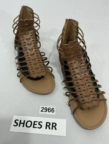 Womans American Eagle 6 Brown Strappy Zip Up Open Toe Flat Gladiator Sandals