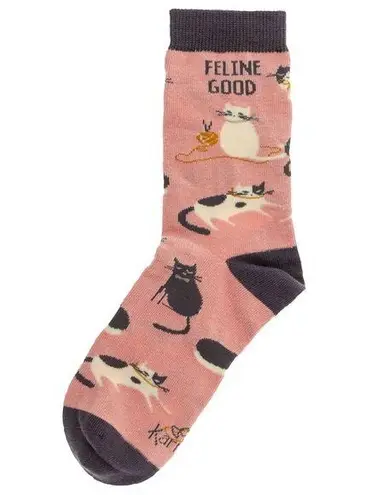 Karma Feline Good Cat Crew Socks OS New Pink