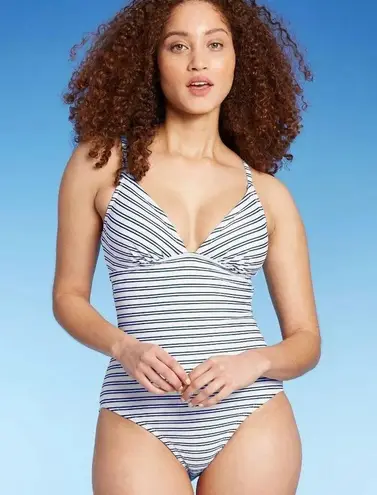 Kona Sol NWT Medium Triangle High Coverage One Piece Swimsuit