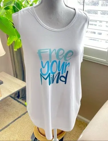 Glyder Free your Mind graphic tank