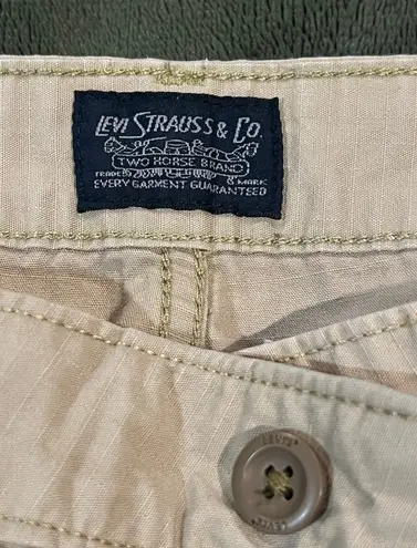 Levi Strauss & CO. Men’s Levi’s Beige Cargo Shorts Size 38