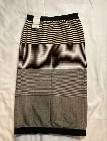 Bebe  black and cream bodycon stretch skirt NWT