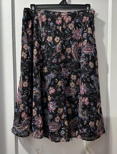 Jaclyn Smith Black and Purple Floral Print Pleated Skirt in M
