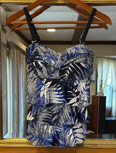 NWT Island Waves Blue & White Twist Front Tankini Top