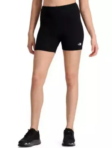 The North Face NWT  Evolution legging shorts in black Size M