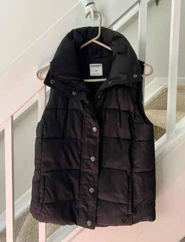 Old Navy Puffer Vest