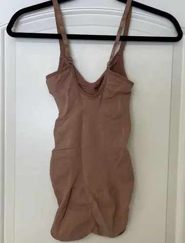 SKIMS Sculpting Bodysuit with Snaps in Sienna Small