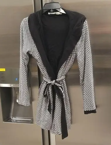 Michael Stars 💕💕 Reversible Bath Robe ~ Black & White Geometric Print Medium