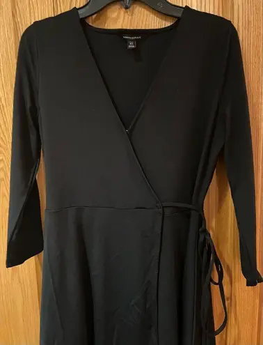 Banana Republic  Black Wrinkle Resistant Stretch Jersey Wrap Dress Size XS Petite