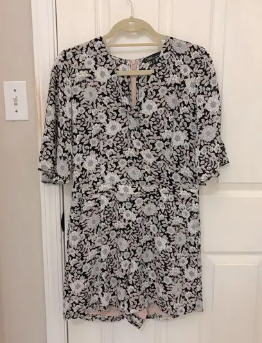 DALIA Short Sleeve Floral Print Romper Black Size 4