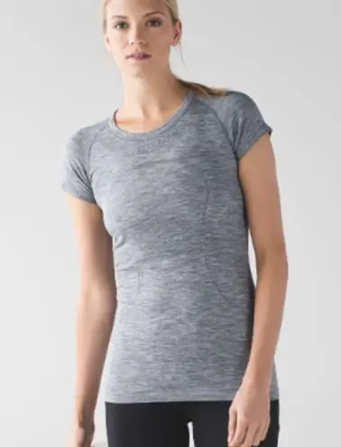 Lululemon NWOT  Swiftly Tech Short Sleeve Crew Heathered Slate 8