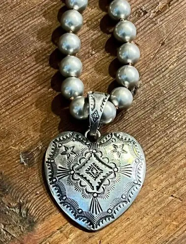 NWOT Handmade Etched Western Navajo Pearl Beaded Necklace w/ Heart Pendant