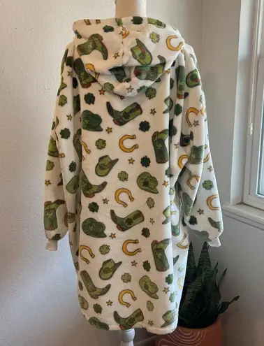 Throwzy Lucky Western Cowgirl Hooded Oversized Soft Lounge Sweater One Size Green Size XL